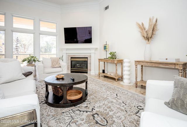 510 Rue Chateauguay, Ocean Springs, MS 39564