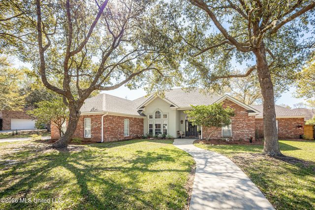 510 Rue Chateauguay, Ocean Springs, MS 39564