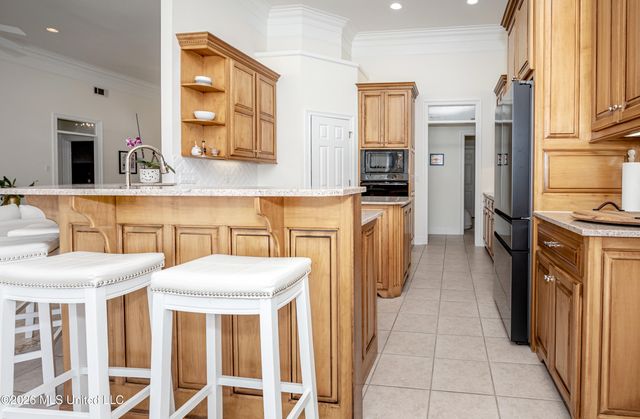 510 Rue Chateauguay, Ocean Springs, MS 39564