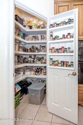 510 Rue Chateauguay, Ocean Springs, MS 39564