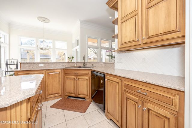 510 Rue Chateauguay, Ocean Springs, MS 39564