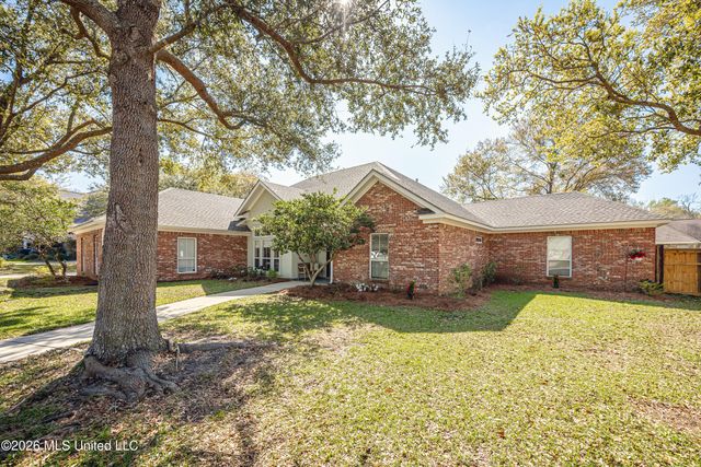 510 Rue Chateauguay, Ocean Springs, MS 39564