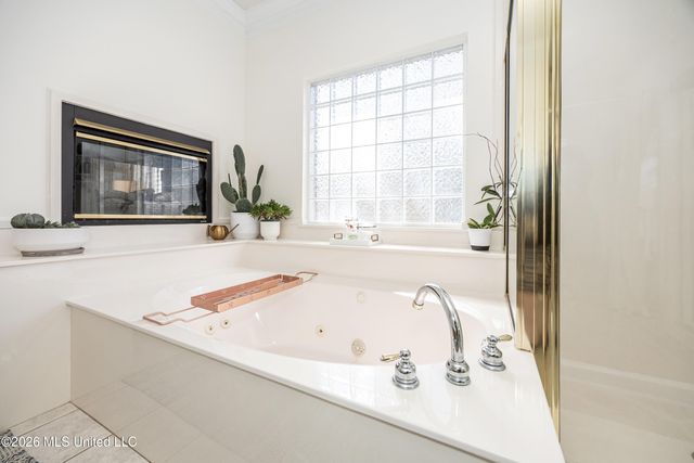 510 Rue Chateauguay, Ocean Springs, MS 39564