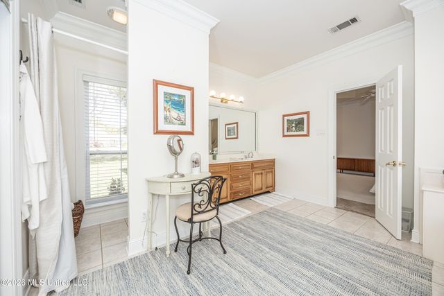 510 Rue Chateauguay, Ocean Springs, MS 39564