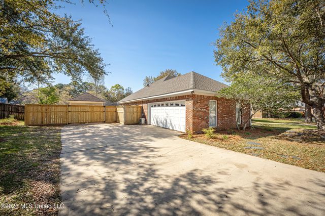 510 Rue Chateauguay, Ocean Springs, MS 39564