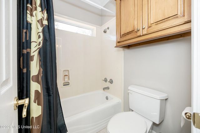 510 Rue Chateauguay, Ocean Springs, MS 39564