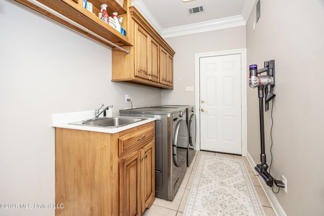 510 Rue Chateauguay, Ocean Springs, MS 39564