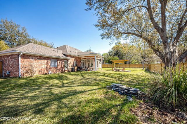 510 Rue Chateauguay, Ocean Springs, MS 39564