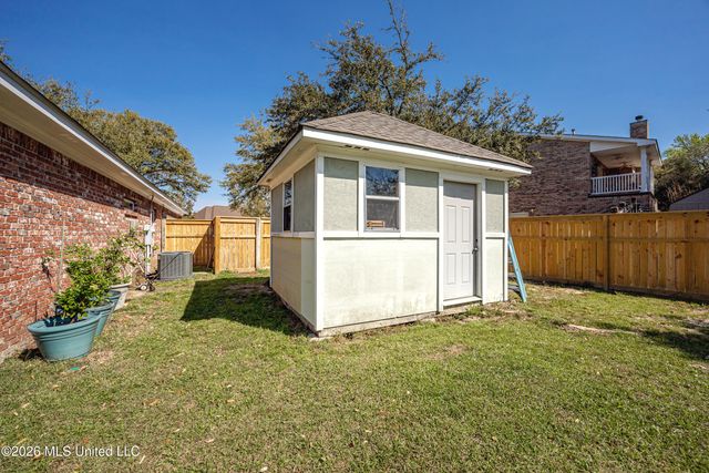 510 Rue Chateauguay, Ocean Springs, MS 39564