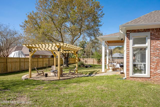 510 Rue Chateauguay, Ocean Springs, MS 39564