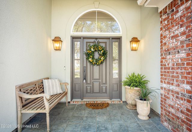 510 Rue Chateauguay, Ocean Springs, MS 39564