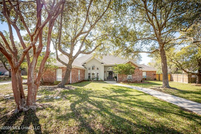 510 Rue Chateauguay, Ocean Springs, MS 39564