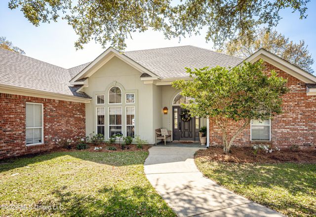 510 Rue Chateauguay, Ocean Springs, MS 39564