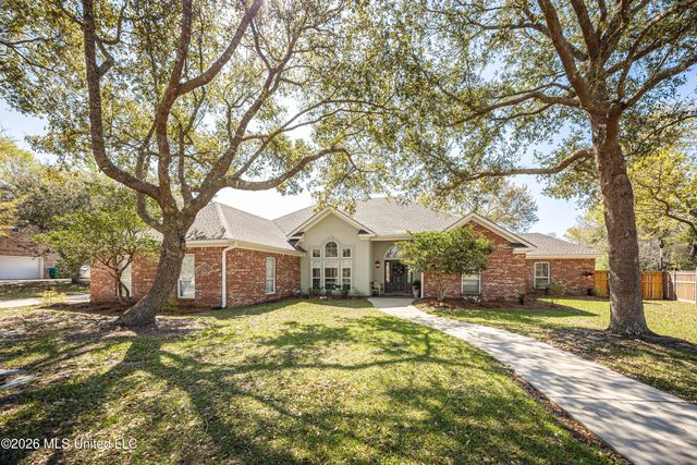 510 Rue Chateauguay, Ocean Springs, MS 39564