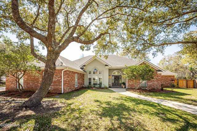 510 Rue Chateauguay, Ocean Springs, MS 39564