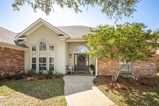 510 Rue Chateauguay, Ocean Springs, MS 39564