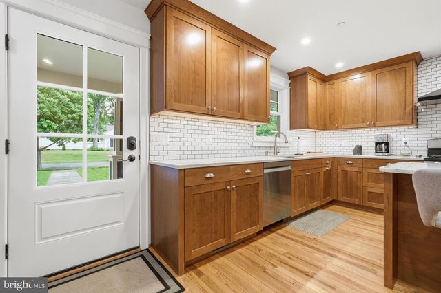1227 CLAGETT DR, Rockville, MD 20851