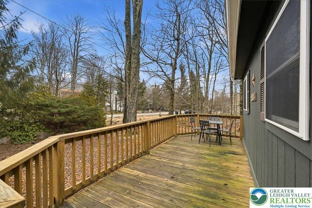 779 Country Place Drive, Coolbaugh Twp, PA 18466