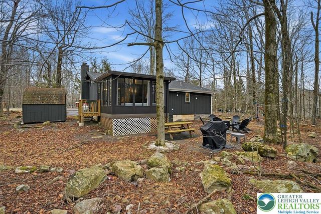 779 Country Place Drive, Coolbaugh Twp, PA 18466