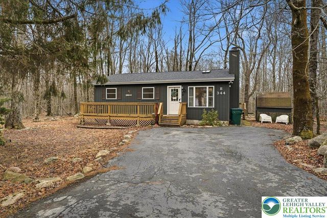 779 Country Place Drive, Coolbaugh Twp, PA 18466