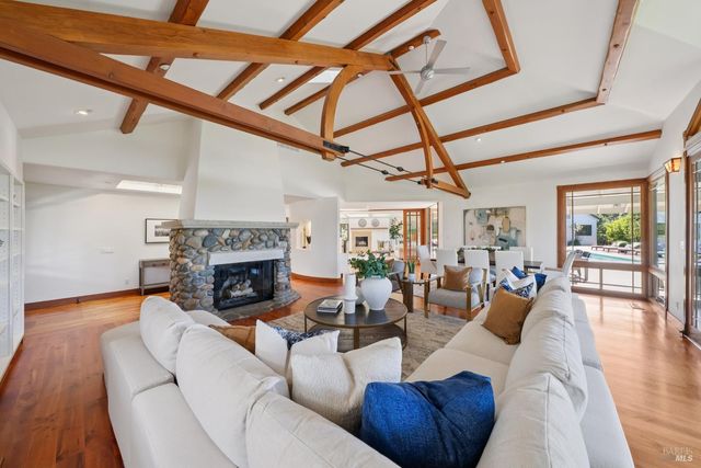 176 Highland Ave, San Rafael, CA 94901