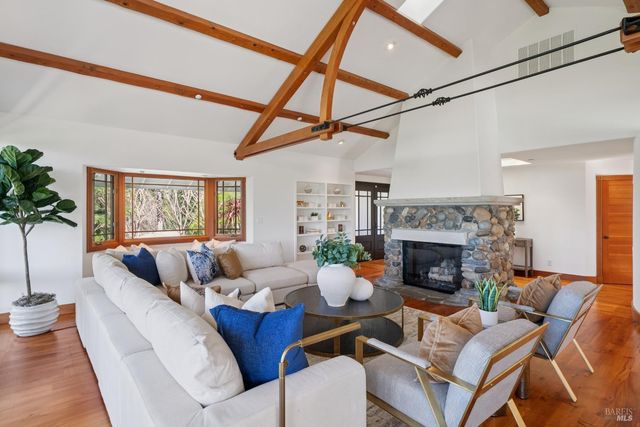 176 Highland Ave, San Rafael, CA 94901