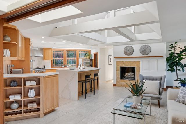 176 Highland Ave, San Rafael, CA 94901