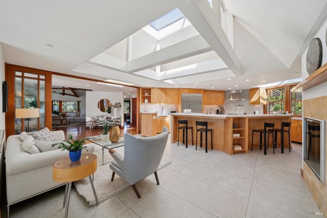 176 Highland Ave, San Rafael, CA 94901