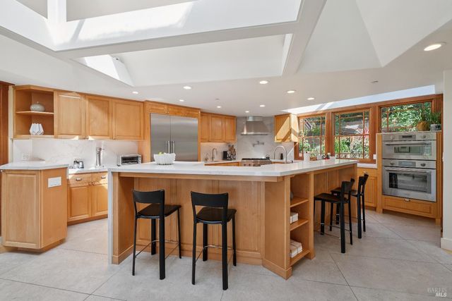 176 Highland Ave, San Rafael, CA 94901