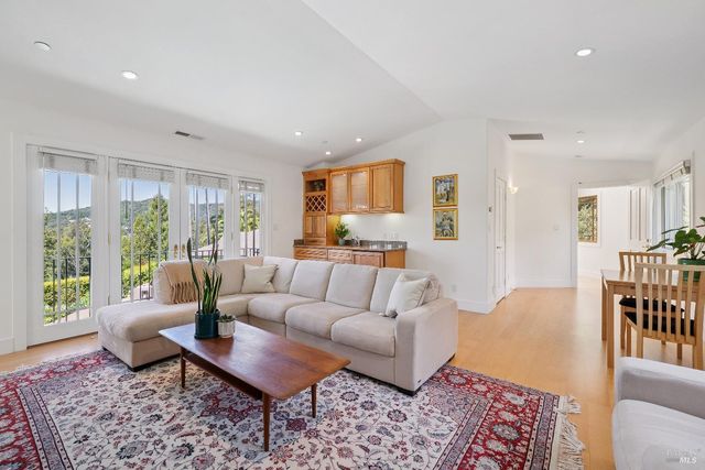 176 Highland Ave, San Rafael, CA 94901