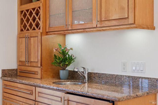 176 Highland Ave, San Rafael, CA 94901