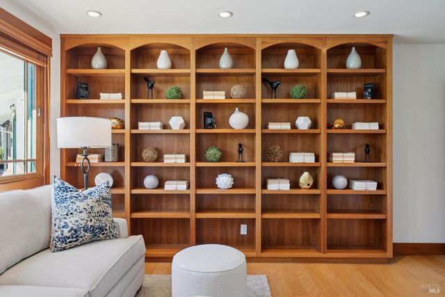 176 Highland Ave, San Rafael, CA 94901