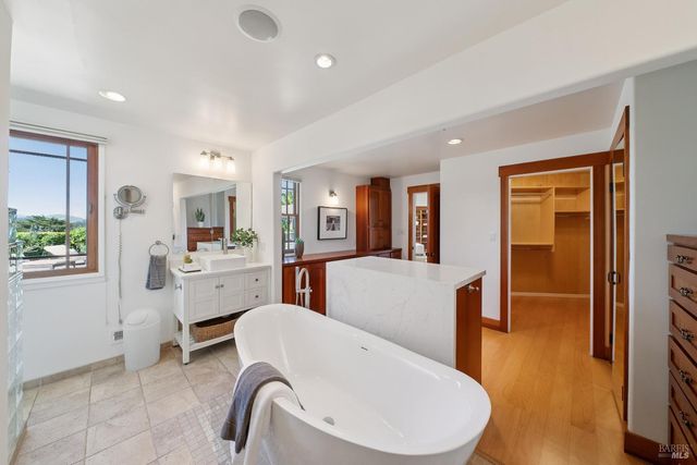 176 Highland Ave, San Rafael, CA 94901