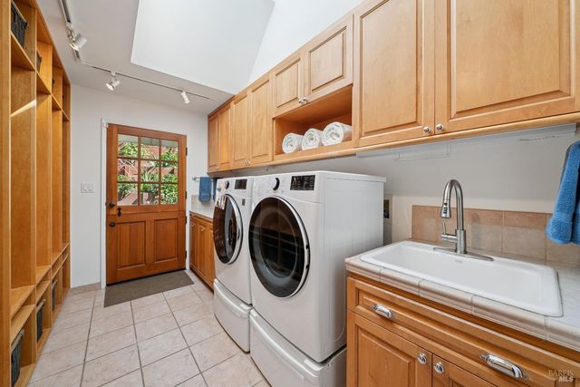 176 Highland Ave, San Rafael, CA 94901