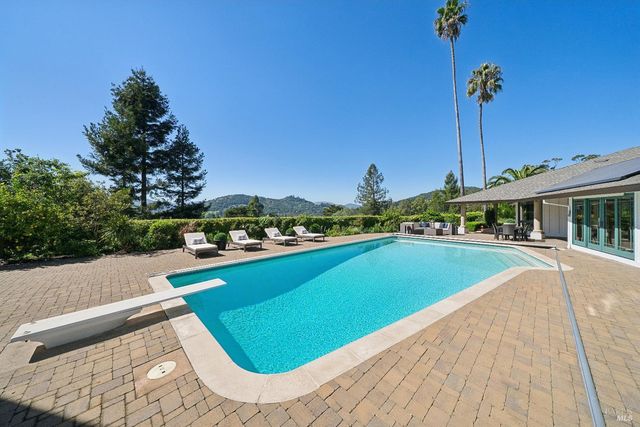 176 Highland Ave, San Rafael, CA 94901