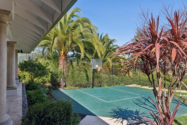 176 Highland Ave, San Rafael, CA 94901