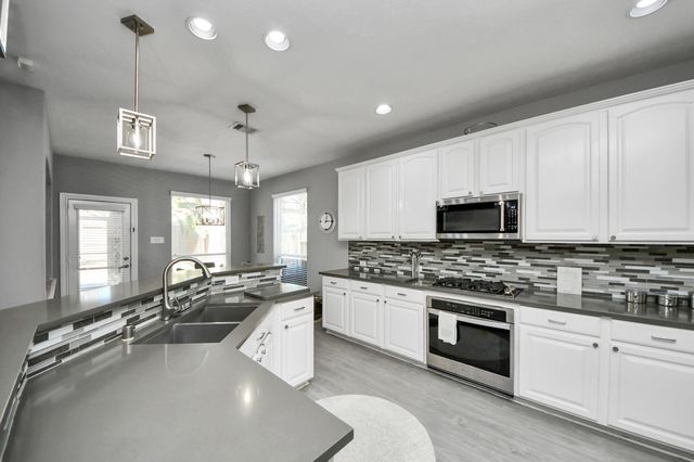 2610 Sandy Lodge Court, Houston, TX 77345