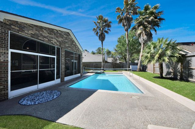 2610 Sandy Lodge Court, Houston, TX 77345