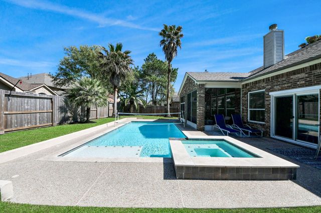 2610 Sandy Lodge Court, Houston, TX 77345