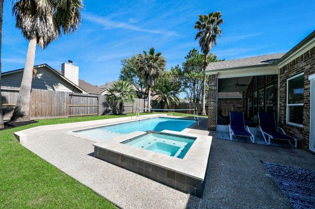 2610 Sandy Lodge Court, Houston, TX 77345