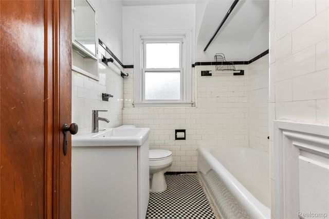 604 Alter Road, Detroit, MI 48215