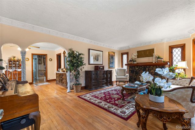 604 Alter Road, Detroit, MI 48215