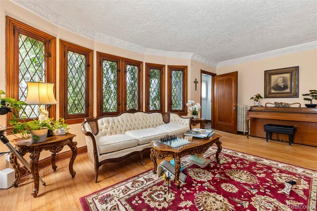 604 Alter Road, Detroit, MI 48215