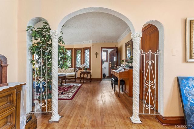 604 Alter Road, Detroit, MI 48215