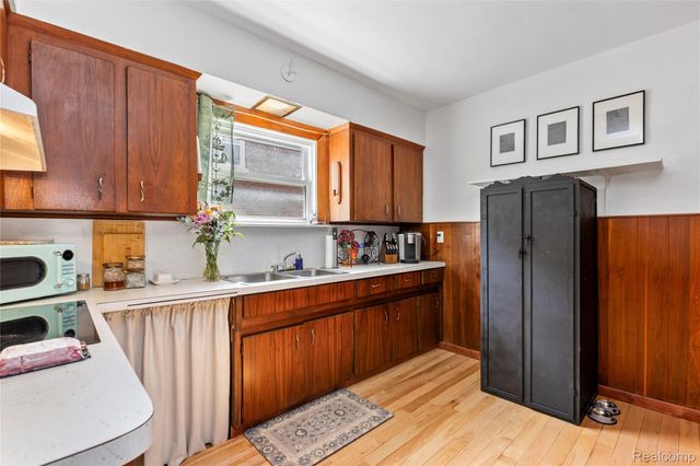 604 Alter Road, Detroit, MI 48215