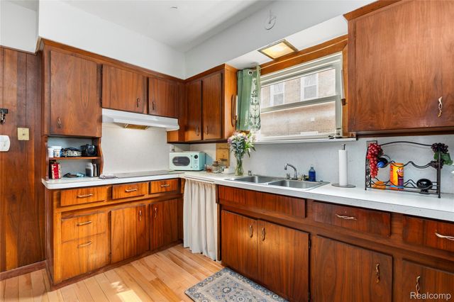 604 Alter Road, Detroit, MI 48215