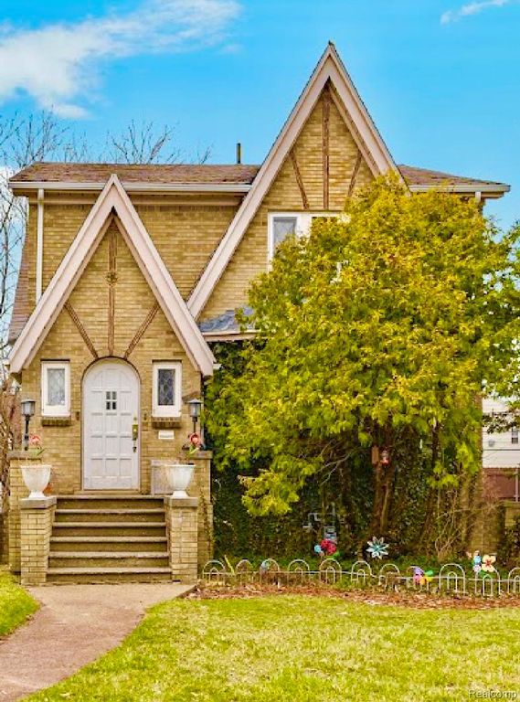 604 Alter Road, Detroit, MI 48215