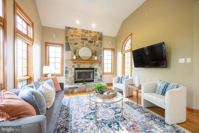 203 BARN HILL RD, West Chester, PA 19382