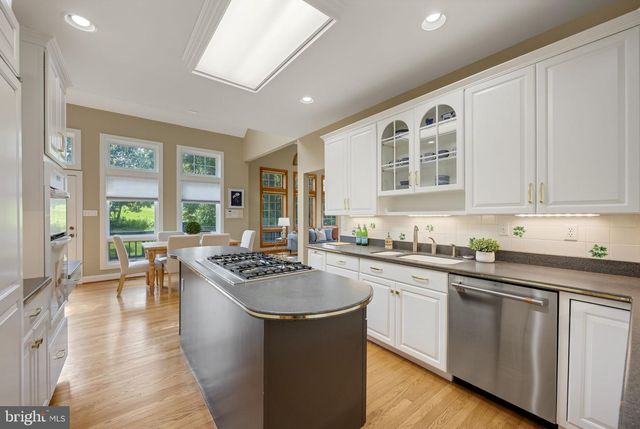 203 BARN HILL RD, West Chester, PA 19382