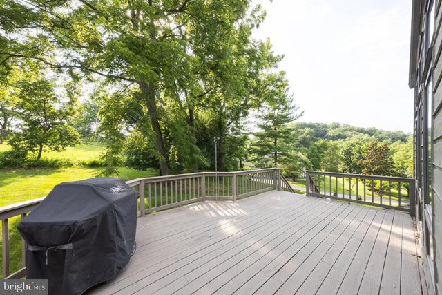 203 BARN HILL RD, West Chester, PA 19382